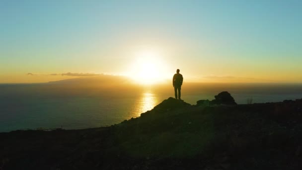 Silhouette Hiker Man Standing Mountain Top Sunset Boy Looking Deep — Wideo stockowe