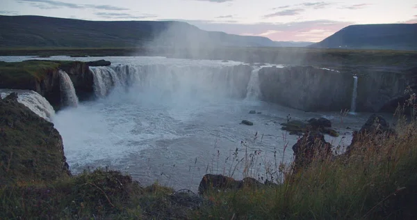 Zachód Słońca Wodospadzie Godafoss Nad Rzeką Skjalfandafljot Islandia — Zdjęcie stockowe
