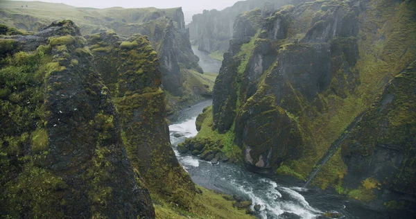 Fjadrargljufur Canyon Winding River Bizarre Steep Cliff Rock Formations Iceland — 스톡 사진