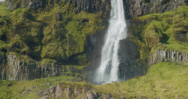 Piękna Kaskada Wodospadu Bjarnarfoss Wschodniej Islandii Epicka Scena Plenerowej Ladnscape — Zdjęcie stockowe
