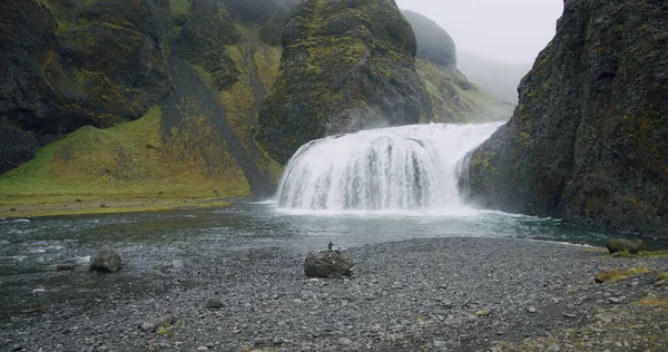 Schöner Wasserfall Stjornarfoss Bei Kirkjubaejarklaustur Der Isländischen Südküste — Stockfoto