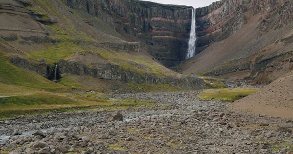 Cascata Hengifoss Situata Nell Islanda Orientale — Foto Stock