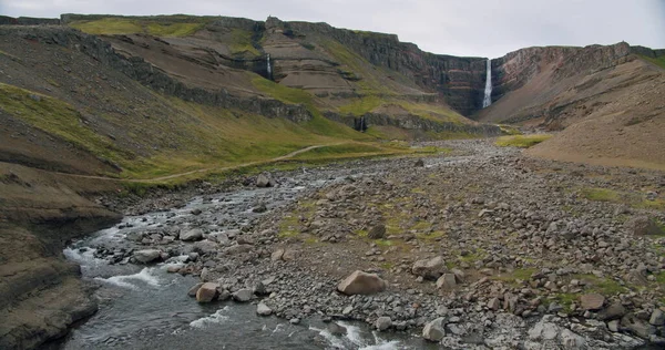 Hengifoss Wasserfall Und Gebirgsfluss Ost Island — Stockfoto