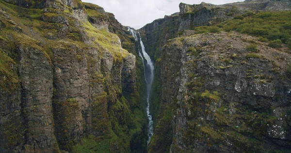 Второй Высоте Исландский Водопад Glymur Majestic Исландии Вид Водопад Скалы — стоковое фото