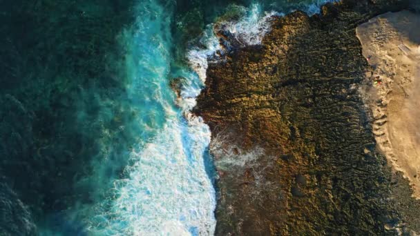 Pristine Rocky Volcanic Barren Coastline Turquoise Ocean Water White Foaming — Stock videók