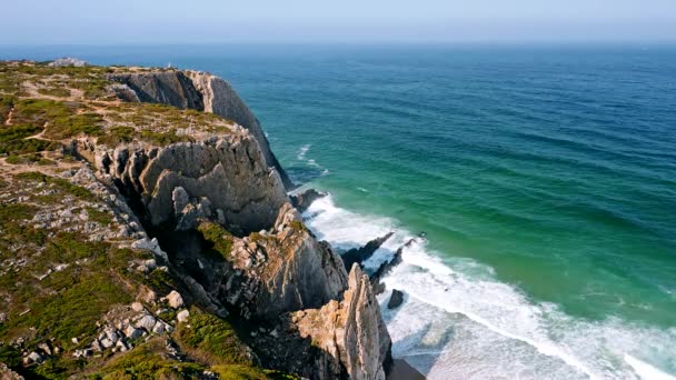 Aerial View Atlantic Ocean Coastline White Waves Rolling Rocky Cliffs — Vídeo de Stock