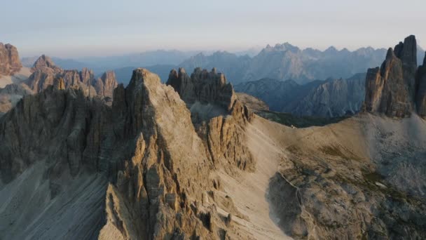 Widok Lotu Ptaka Schronisko Locatelli Dreizinnen Three Peaks Lavaredo Tre — Wideo stockowe