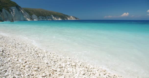 Bílá Oblázková Pláž Tyrkysově Modrou Lagunou Jónském Ostrově Řecko — Stock video