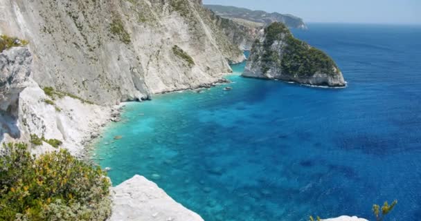 希腊Zakynthos岛和爱奥尼亚海陡峭海岸线上的白石悬崖 — 图库视频影像