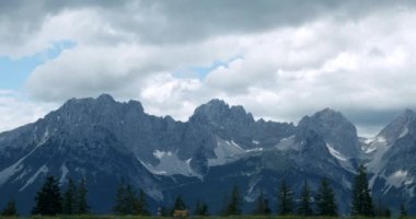 Wilderkaiser dağlarının zirveleri, Avusturya.