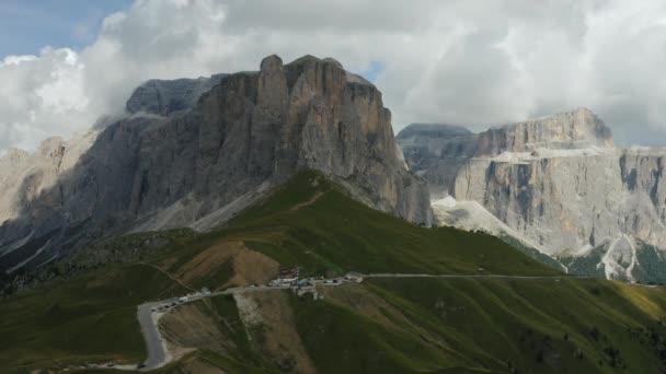 Vista Aérea Passo Gardena Los Dolomitas Alpes Italianos — Vídeo de stock