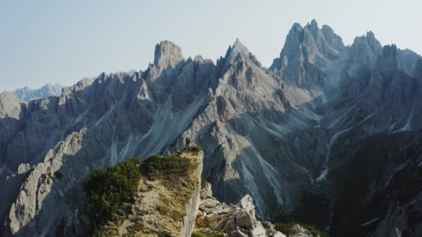 Talya Nın Dolomites Kentindeki Cadini Misurina Dağlarının Önündeki Kaya Tepelerindeki — Stok video