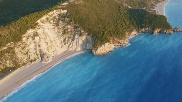 Aerial High Altitude Tilt View Beautiful Milos Beach Lefkada Ionian — Stock Video