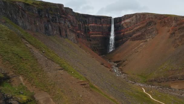 Luftlinie Zum Hengifoss Wasserfall Der Roten Schlucht Islands — Stockvideo