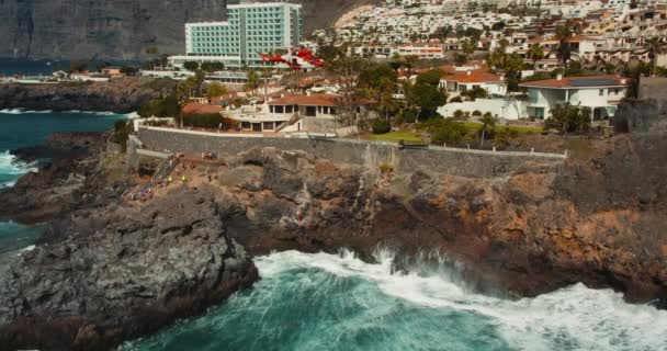 Spanyolország Szigetek Tenerife 2023 Április Fedező Helikopter Felemel Egy Mentőhelikoptert — Stock videók