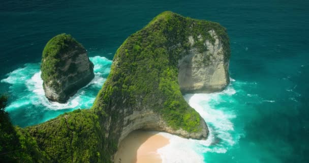 Παραλία Kelingking Στη Nusa Penida Της Ινδονησίας Καταπληκτικό Τοπίο Των — Αρχείο Βίντεο