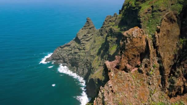 Chinamada Anagamassivet Teneriffa Kanarieöarna Spanien Flygfoto Över Klippiga Vulkaniska Havskusten — Stockvideo