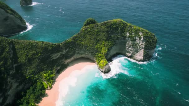 Αεροφωτογραφία Της Παραλίας Kelingking Στο Νησί Nusa Penida Bali Διάσημο — Αρχείο Βίντεο