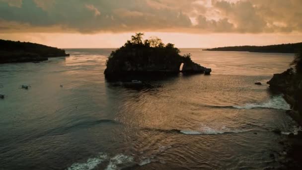 Пляж Crystal Bay Нуса Пенида Закате Воздушный Вид Спокойных Океанских — стоковое видео