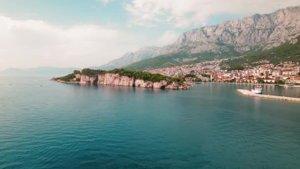 Makarska Riviera Con Paisaje Marino Vista Aérea Una Exuberante Península — Vídeos de Stock