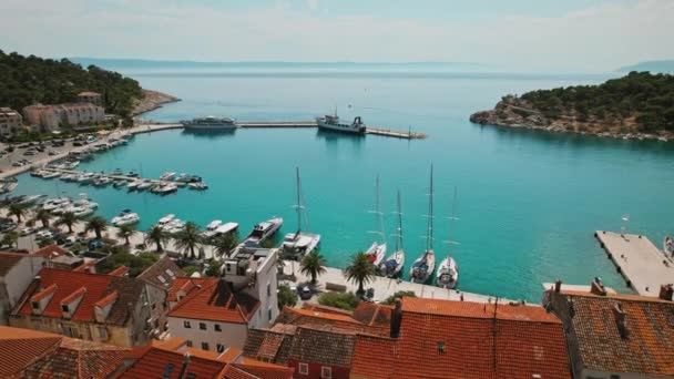 Vista Del Puerto Ciudad Makarska Riviera Sereno Paseo Marítimo Abre — Vídeos de Stock