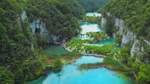 Das Smaragdgrüne Wasser Der Plitvicer Seen Ist Von Natur Aus — Stockvideo