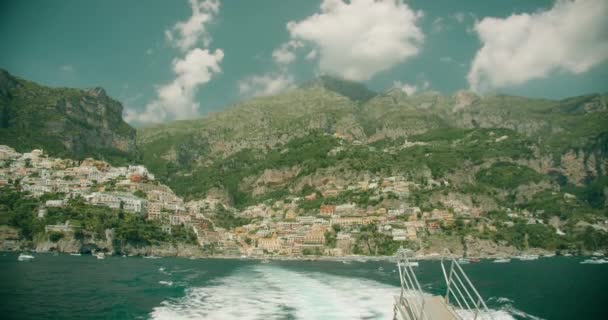 Verdant Yamaçları Positano Deniz Manzarasına Bakar Yeşil Dağlar Safir Denizi — Stok video