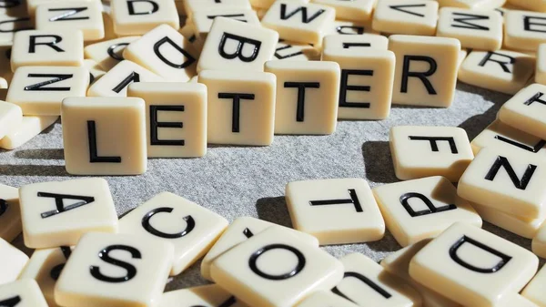 Letter Gespeld Omgeven Door Letters — Stockfoto