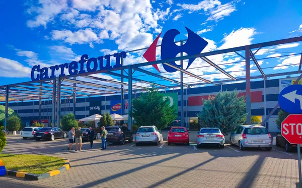 Focsani Rumania Septiembre 2022 Entrada Del Hipermercado Carrefour Carrefour Una —  Fotos de Stock