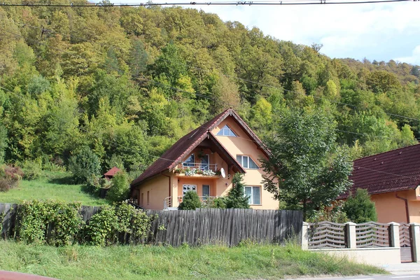 Transilvânia Roménia Casa Campo Dia Ensolarado — Fotografia de Stock