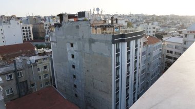 İstanbul 'un Sultanahmet ilçesi ile cami manzarası gün batımı gökyüzü ve bulutlara karşı. İstanbul 'da günbatımı, Türkiye' de Süleyman Camii, Osmanlı İmparatorluğu Camii