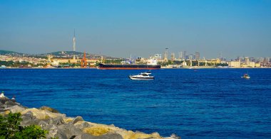İstanbul, Türkiye - İstanbul 'da Asya' daki Türkiye ile Avrupa 'daki Türkiye' yi birbirinden ayıran Boğaz Seddi
