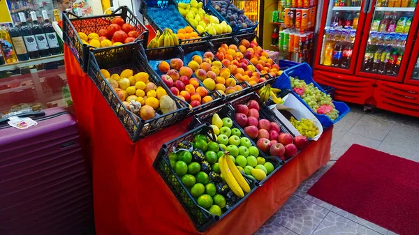 Istambul Turquia Setembro 2022 Frutas Frescas Turcas Prateleiras Lojas Istambul — Fotografia de Stock
