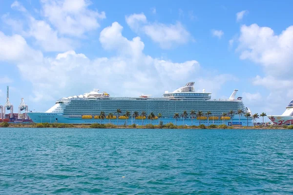 Miami Florida Abd Nisan 2022 Norveçli Yolcu Gemileriyle Miami Limanı — Stok fotoğraf