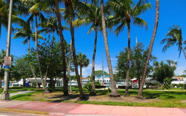 Fort Lauderdale Florida Mei 2022 Typisch Appartement Gebouwen Met Weg — Stockfoto