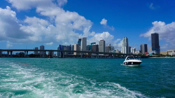 Miami Usa April 2022 Bridge Bayside Marina Miami Florida Usa — Stockfoto