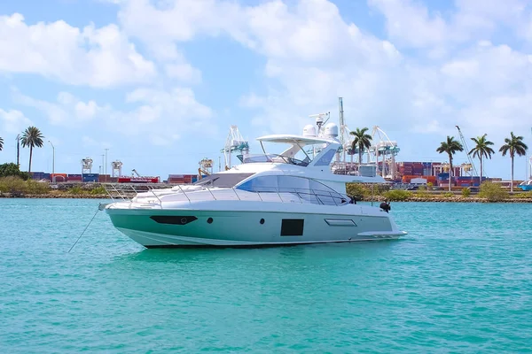 Miami Usa April 2022 Luxury Yachts Bayside Marina Miami Florida — Zdjęcie stockowe
