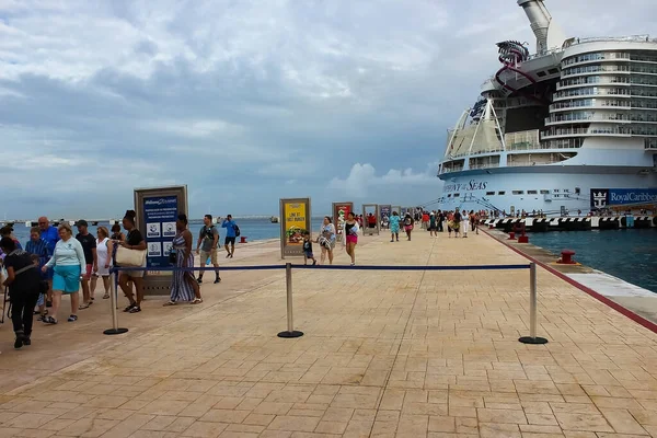 Cozumel Mexico May 2022 Symphony Seas Biggest Cruise Ship Docked — Stock Photo, Image