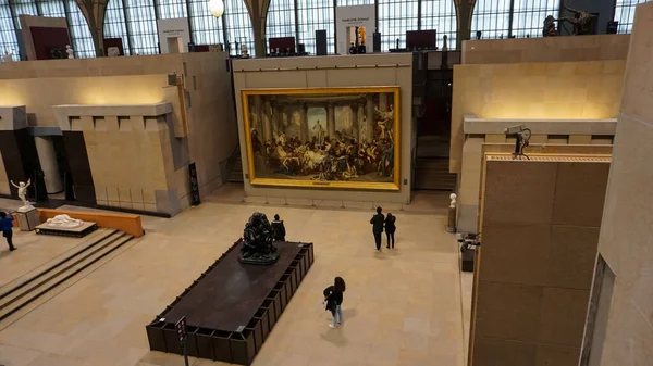 Παρίσι Γαλλία Δεκεμβρίου 2021 Άνθρωποι Πηγαίνουν Στο Μουσείο Ορσέ Στεγάζεται — Φωτογραφία Αρχείου