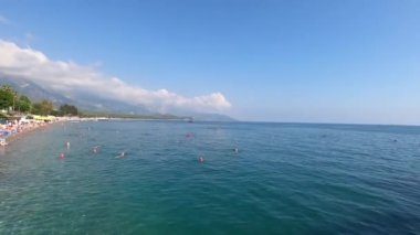 Kemer, Antalya, Türkiye 'nin ilk hattında plaj manzarası