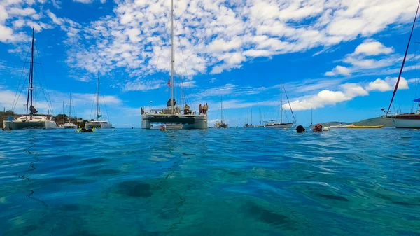 Thomas Usvi Mayo 2022 Gente Buceo Submarino Excursión Pesca Barco — Foto de Stock