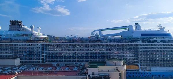 Nápoles Italia Mayo 2023 Nuevo Crucero Odisea Seas Royal Caribbean —  Fotos de Stock