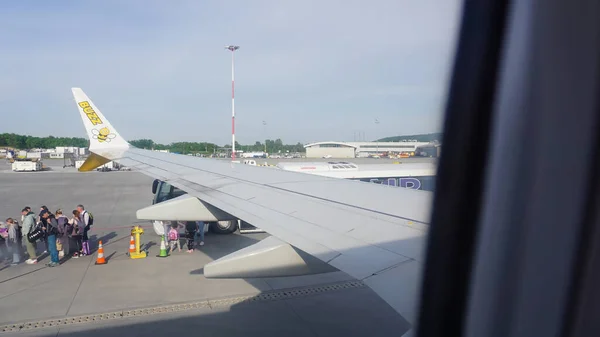 Krakow Polandia Mei 2023 Pesawat Buzz Boeing 737 Max Mendarat — Stok Foto