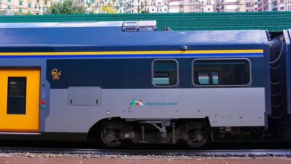 Genua Włochy Maja 2023 Zbliżenie Pociągu Trenitalia Dworcu Lub Węźle — Zdjęcie stockowe