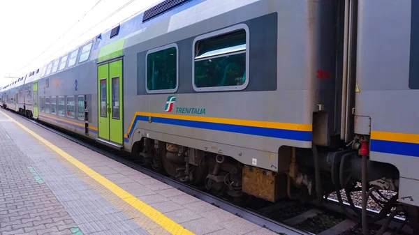 Genua Włochy Maja 2023 Zbliżenie Pociągu Trenitalia Dworcu Lub Węźle — Zdjęcie stockowe