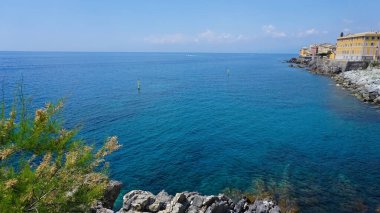 Ligurian köyü Nervi Cenova İtalya 'nın müstehcen deniz kenarı geçidi.