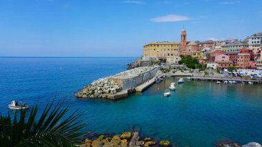 Nervi, şimdi İtalya 'nın Liguria bölgesindeki bir sahil beldesi olan Cenova' nın eski bir balıkçı köyü.