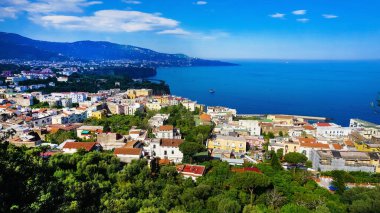 Sorrento 'nun panoramik manzarası, İtalya' daki Amalfi Sahili