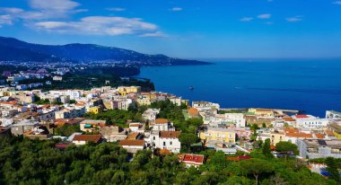 Sorrento 'nun panoramik manzarası, İtalya' daki Amalfi Sahili