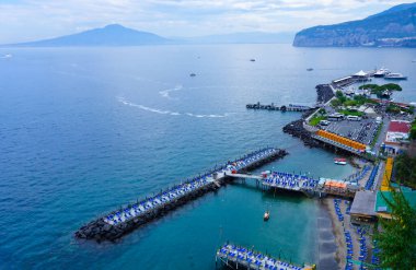 Sorrento 'nun panoramik manzarası, İtalya' daki Amalfi Sahili